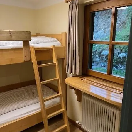 Gut Berg Apartment *