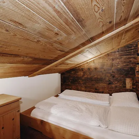 Gut Berg Apartment *